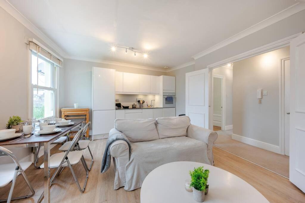 Cosy 2 Bed In Kensington Olympia Leilighet London Eksteriør bilde