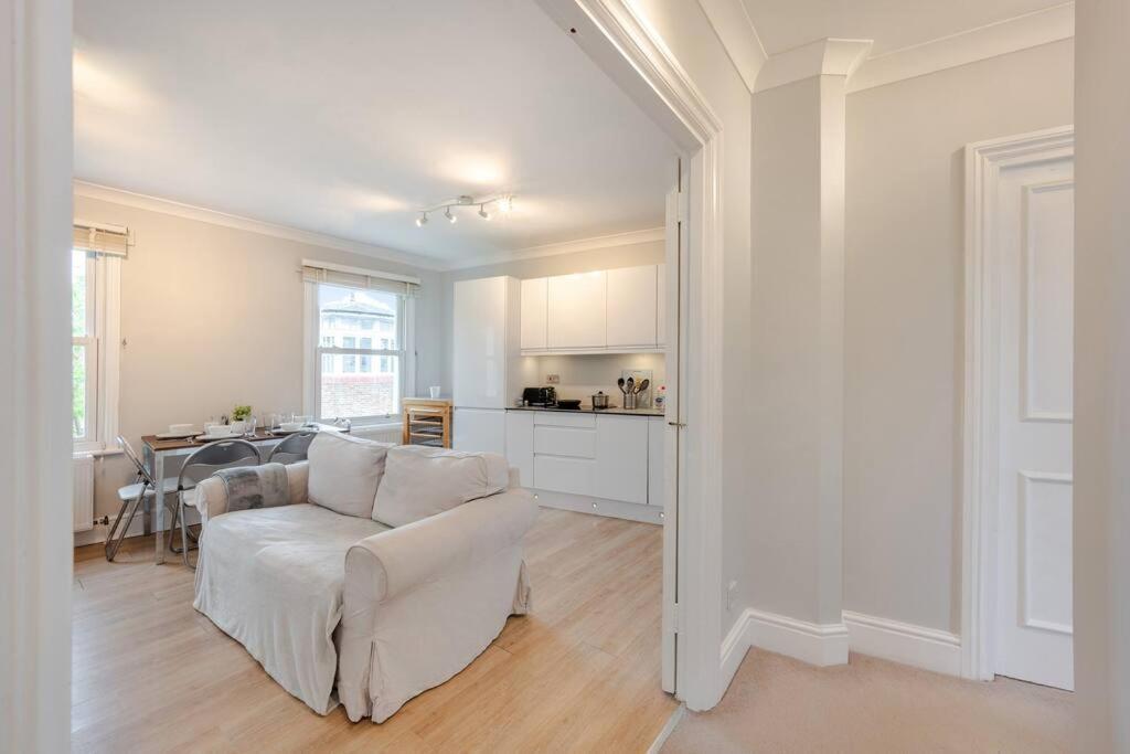 Cosy 2 Bed In Kensington Olympia Leilighet London Eksteriør bilde